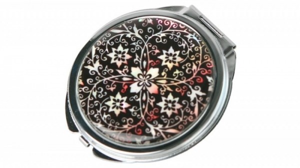 자개 주머니 거울-당초 - 당초무늬의 독특함이 엿보이는 제품