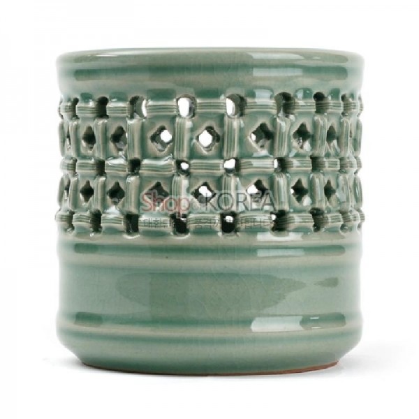 청자투각연필꽂이 - 아름다운 색의 청자로 만든 연필꽂이
