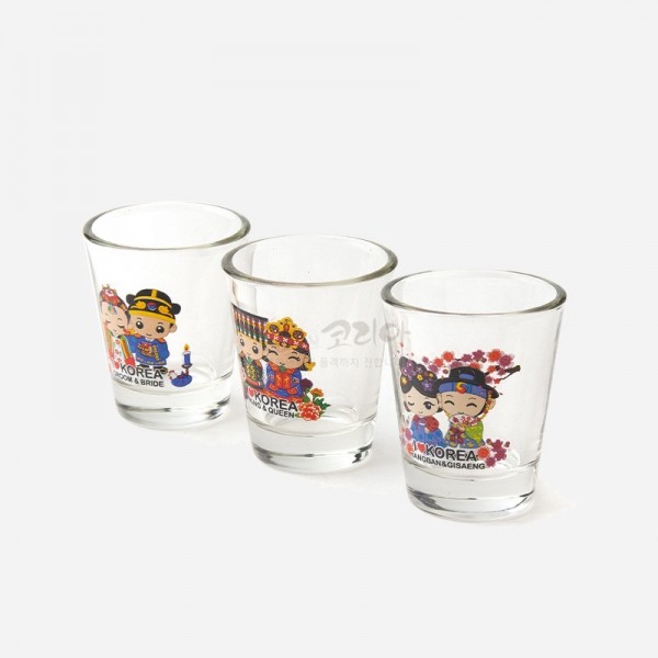3종 소주잔-한복전통의상 커플 - 한국의 전통 의상을 예쁘게 표현한 캐릭터 커플 소주잔 세트