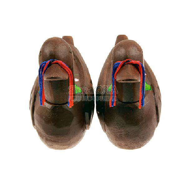 목각장식小-연꽃기러기 - 단아하고 이국적인 멋이 살아 있는 전통 오리 모양 목각장식입니다. 외국인 가정 방문 선물, 결혼식 선물로 추천합니다.