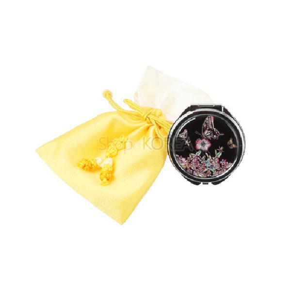 자개 주머니 거울-검호랑나비 - 매듭주머니와 화려한 자개거울 조화